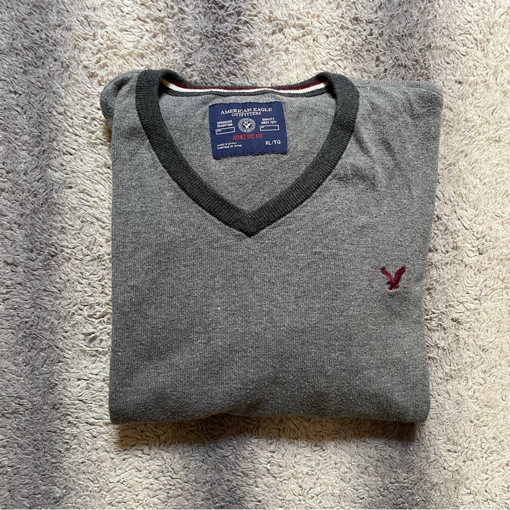 American Eagle Outfitters V Neck Sweater Mens XL Athletic Fit Light Grey